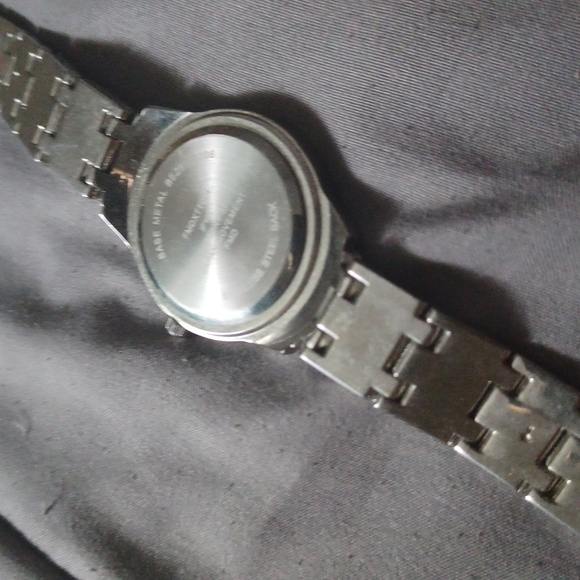 Base metal watch bezel 2006 - Picture 2 of 4
